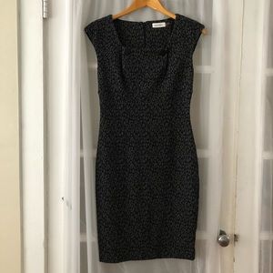 Calven Klein hour-glass dress. Size 2.